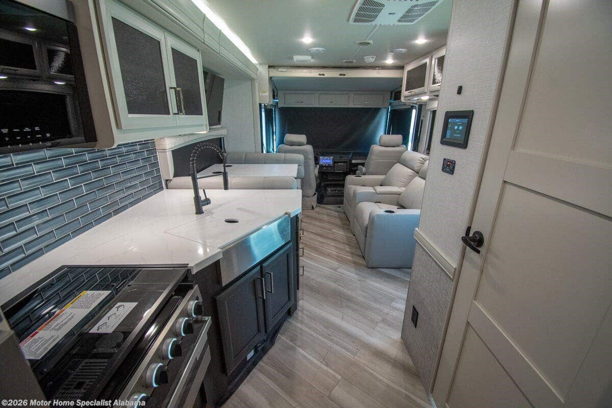 2026 Holiday Rambler Invicta 32RW - New Class A For Sale by Motor Home Specialist Alabama in Montgomery, Alabama features Theater Seating