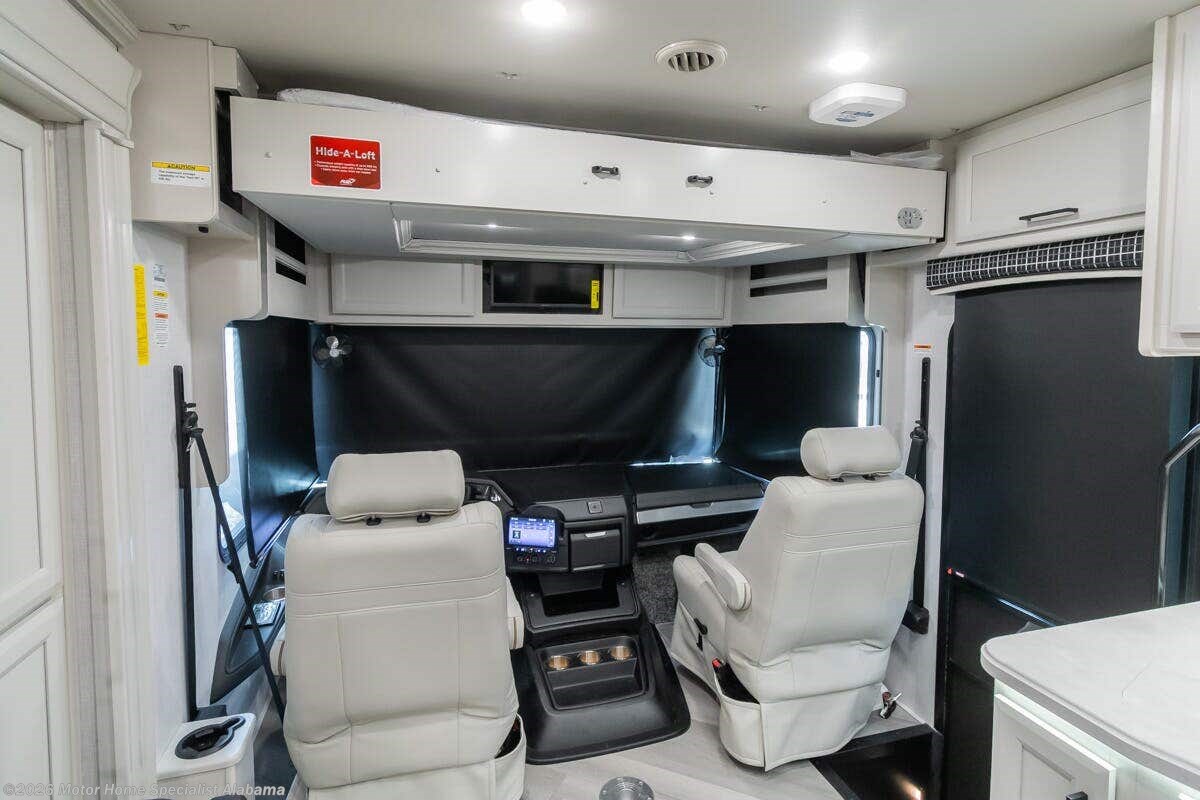 2026 Vacationer 33C by Holiday Rambler from Motor Home Specialist Alabama in Montgomery, Alabama
