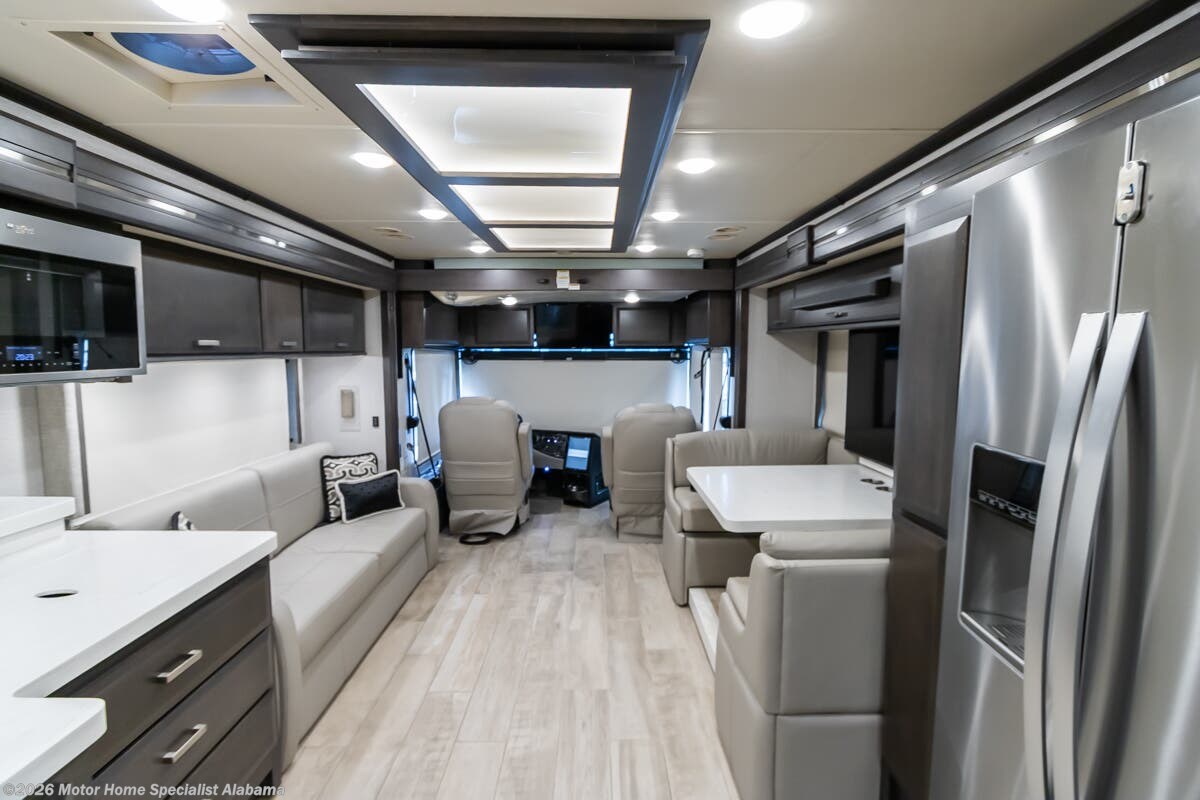 2023 Thor Motor Coach Venetian B42 - Used Diesel Pusher For Sale by Motor Home Specialist Alabama in Montgomery, Alabama features Bunk Beds, Two Full Baths