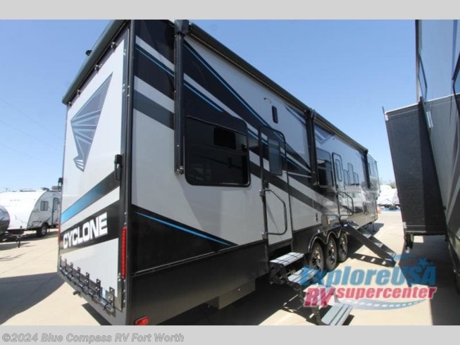 2022 Cyclone CY4007 by Heartland from ExploreUSA RV Supercenter - FT. WORTH, TX in Ft. Worth, Texas