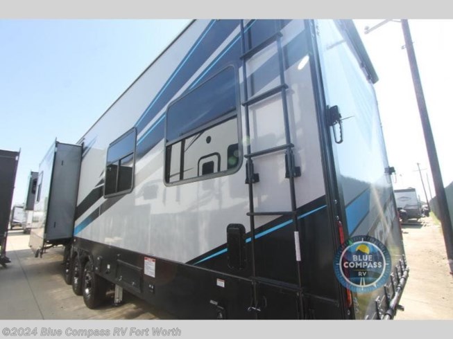 2022 Heartland Cyclone CY4014C - New Toy Hauler For Sale by ExploreUSA RV Supercenter - FT. WORTH, TX in Ft. Worth, Texas