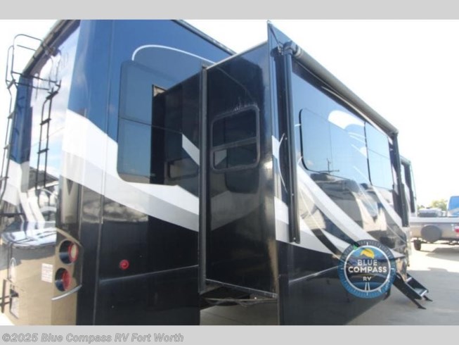 2019 Keystone REDWOOD 3901WB - Used Fifth Wheel For Sale by ExploreUSA RV Supercenter - FT. WORTH, TX in Ft. Worth, Texas
