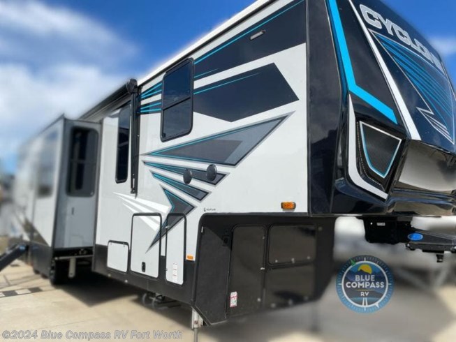 2023 Heartland Cyclone 4006 - New Toy Hauler For Sale by ExploreUSA RV Supercenter - FT. WORTH, TX in Ft. Worth, Texas