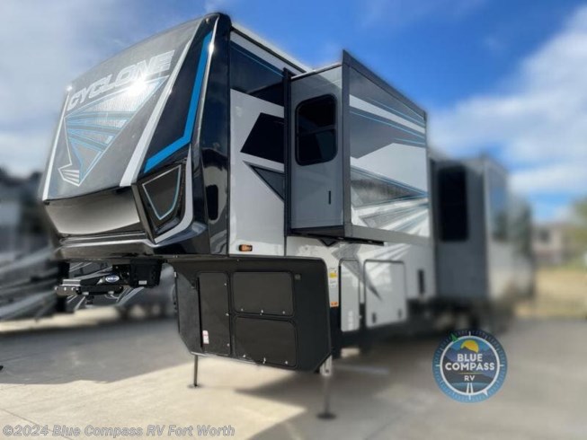 2023 Cyclone 4006 by Heartland from ExploreUSA RV Supercenter - FT. WORTH, TX in Ft. Worth, Texas