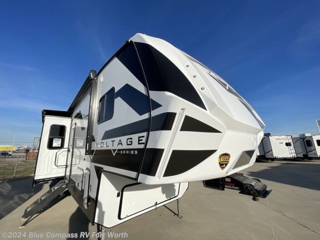 2024 Dutchmen Voltage 3600 V-SERIES - New Toy Hauler For Sale by Blue Compass RV Fort Worth in Ft. Worth, Texas