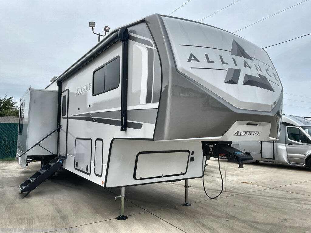 2025 Avenue 38DBL by Alliance RV from Blue Compass RV Fort Worth in Fort Worth, Texas