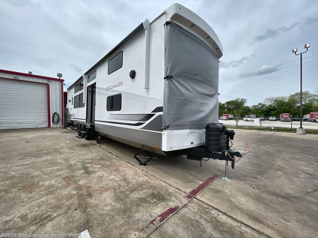 2026 Benchmark 44LFT by Alliance RV from Blue Compass RV Fort Worth in Fort Worth, Texas