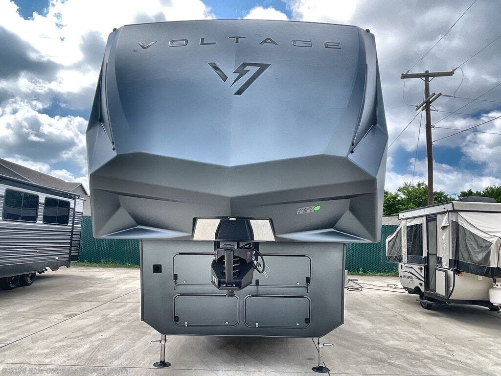 New 2026 Dutchmen Voltage V-Series 3600 available in Fort Worth, Texas