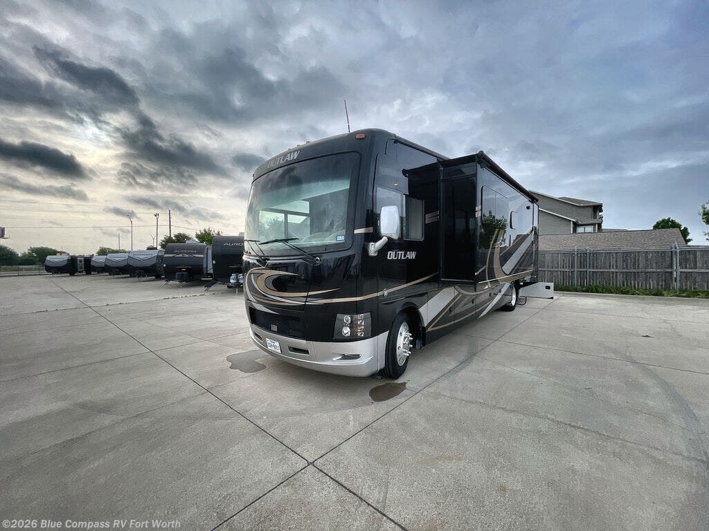 Used 2018 Thor Motor Coach Outlaw 37bg available in Fort Worth, Texas