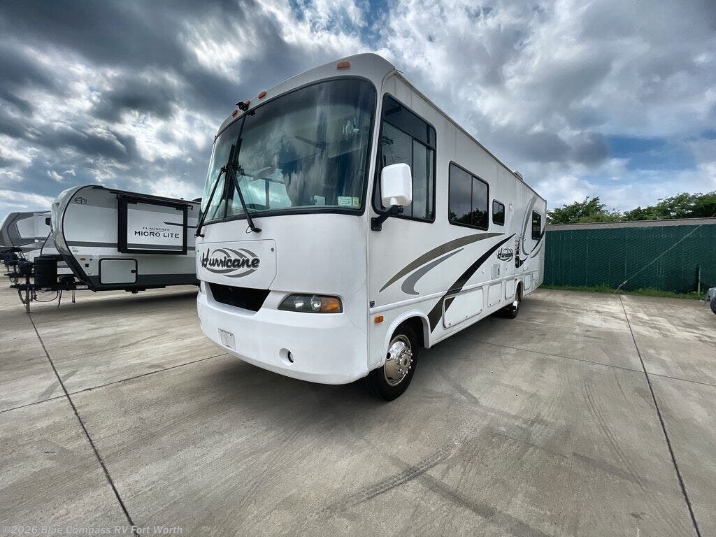 Used 2005 Thor Motor Coach Four Winds HURRICANE SERIES 30Q available in Fort Worth, Texas