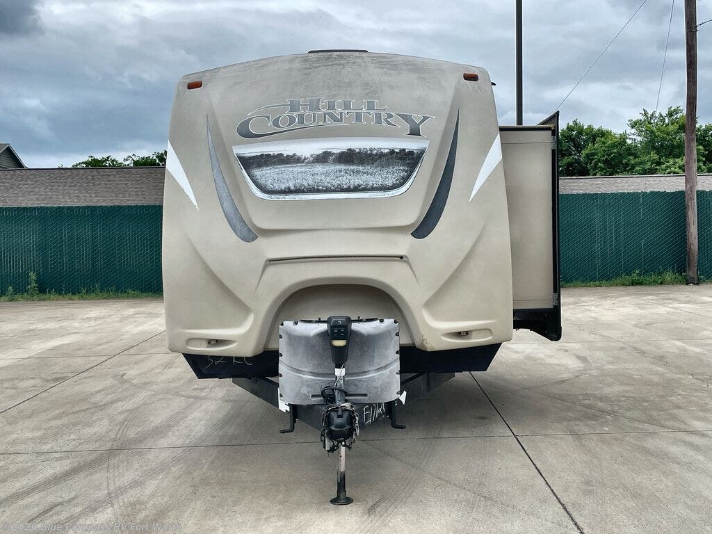 2016 Hill Country 32RE by CrossRoads from Blue Compass RV Fort Worth in Fort Worth, Texas