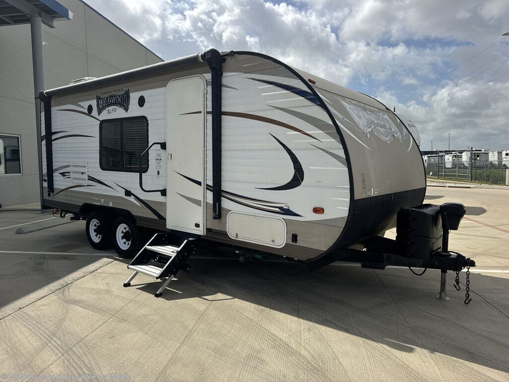 2016 Wildwood X-Lite 201BHXL by Forest River from Blue Compass RV Fort Worth in Fort Worth, Texas