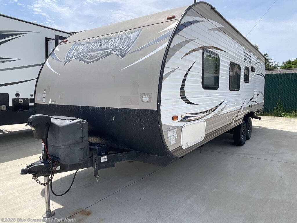Used 2016 Forest River Wildwood 261BHXL available in Fort Worth, Texas