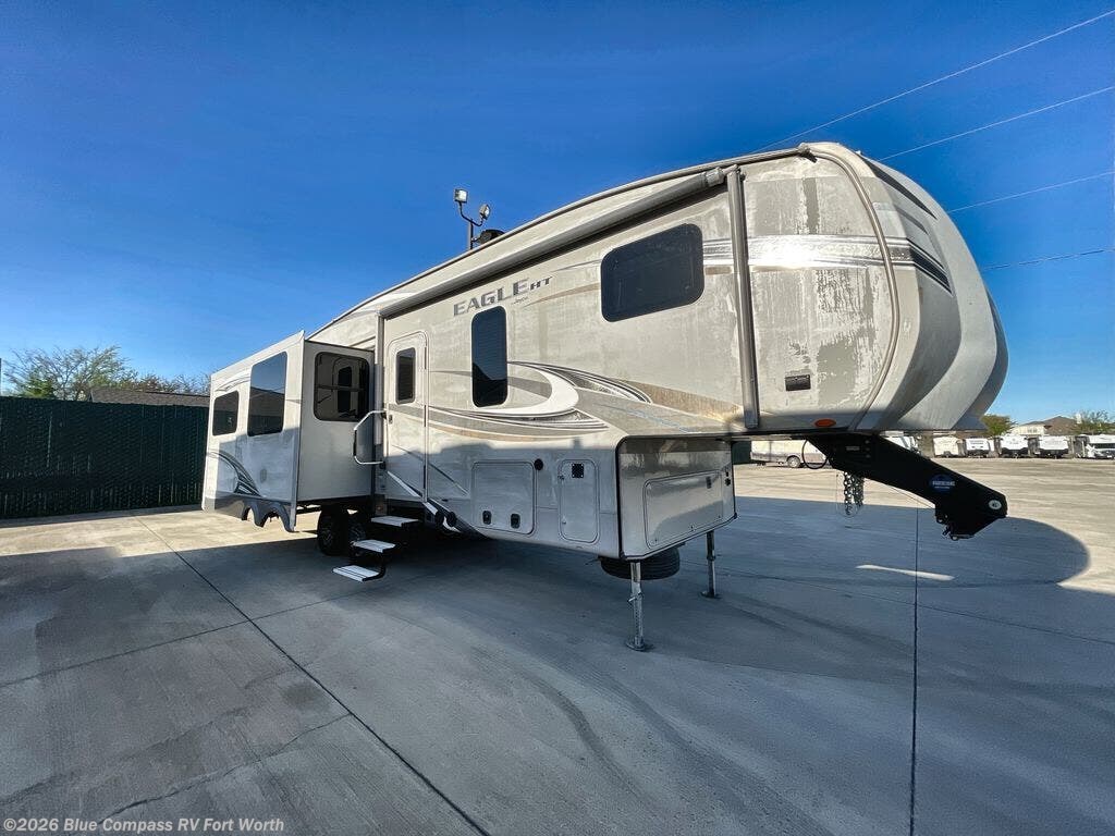 2018 Jayco Eagle 30.5CKTS - Used Travel Trailer For Sale by Blue Compass RV Fort Worth in Fort Worth, Texas