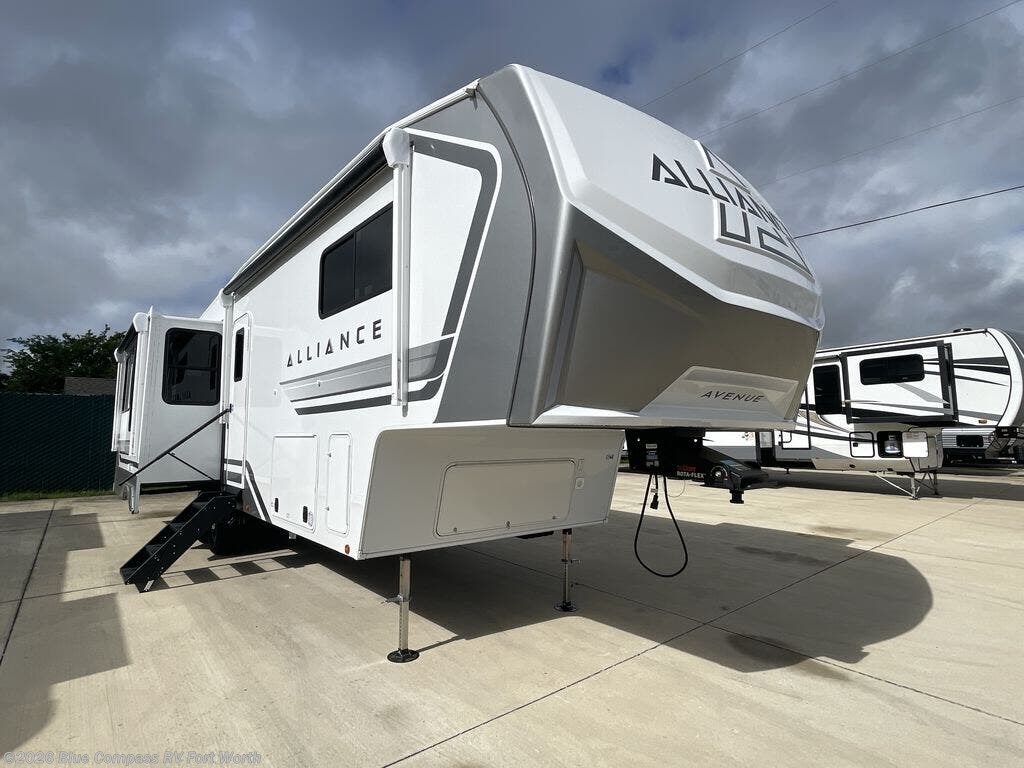 2027 Avenue 32RLS by Alliance RV from Blue Compass RV Fort Worth in Fort Worth, Texas