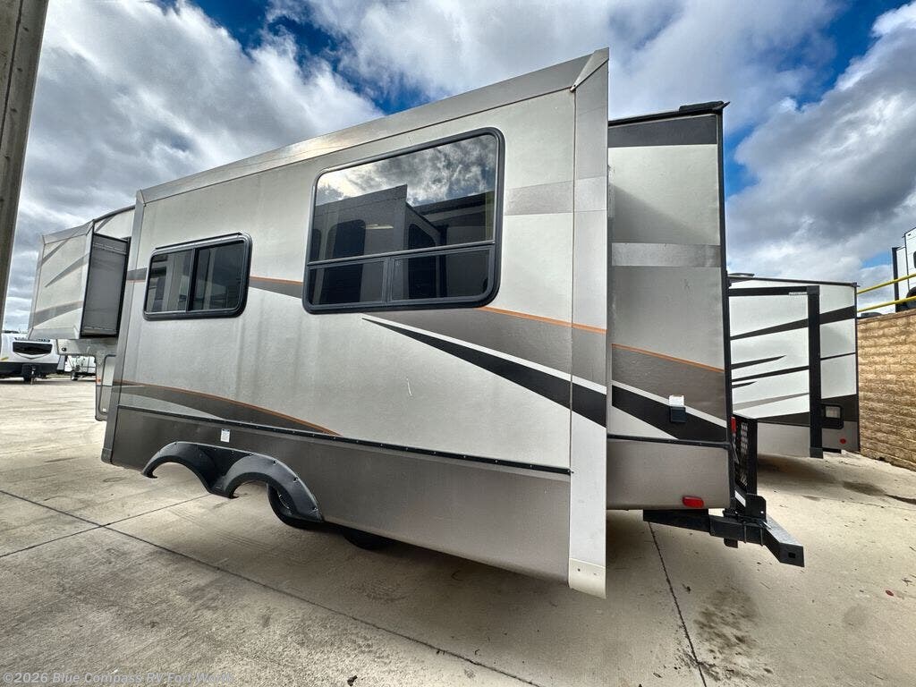 2017 Wildcat 262RGX by Forest River from Blue Compass RV Fort Worth in Fort Worth, Texas