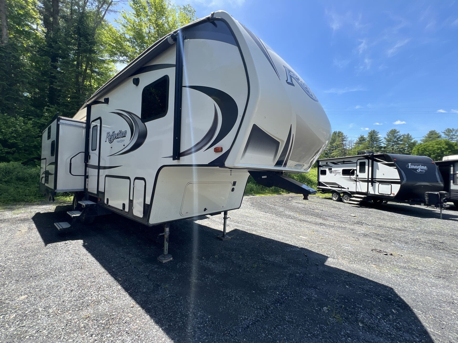 Used 2019 Grand Design Reflection 29RS available in Fort Worth, Texas
