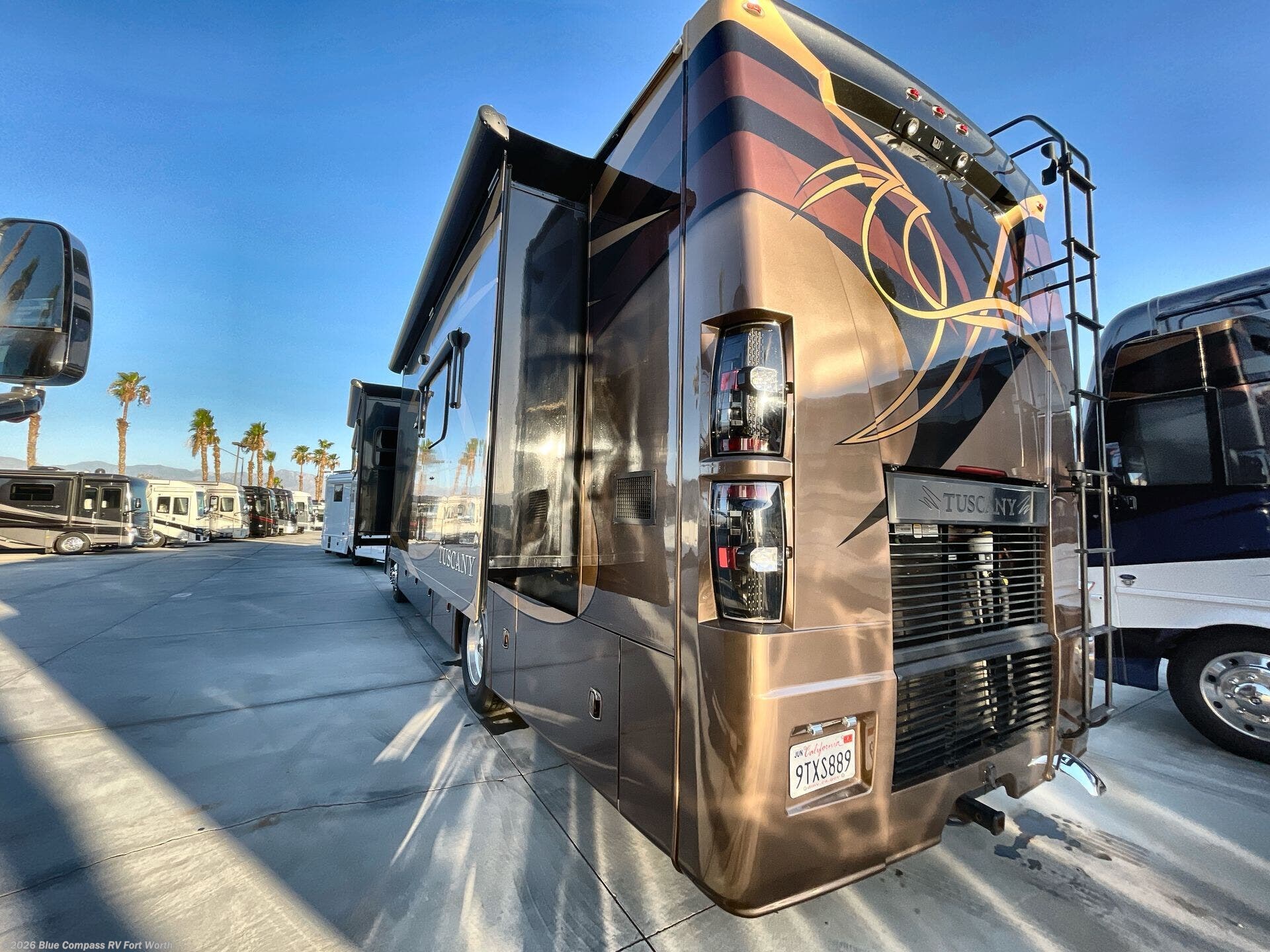 2017 Tuscany 38SQ by Thor Motor Coach from Blue Compass RV Fort Worth in Fort Worth, Texas