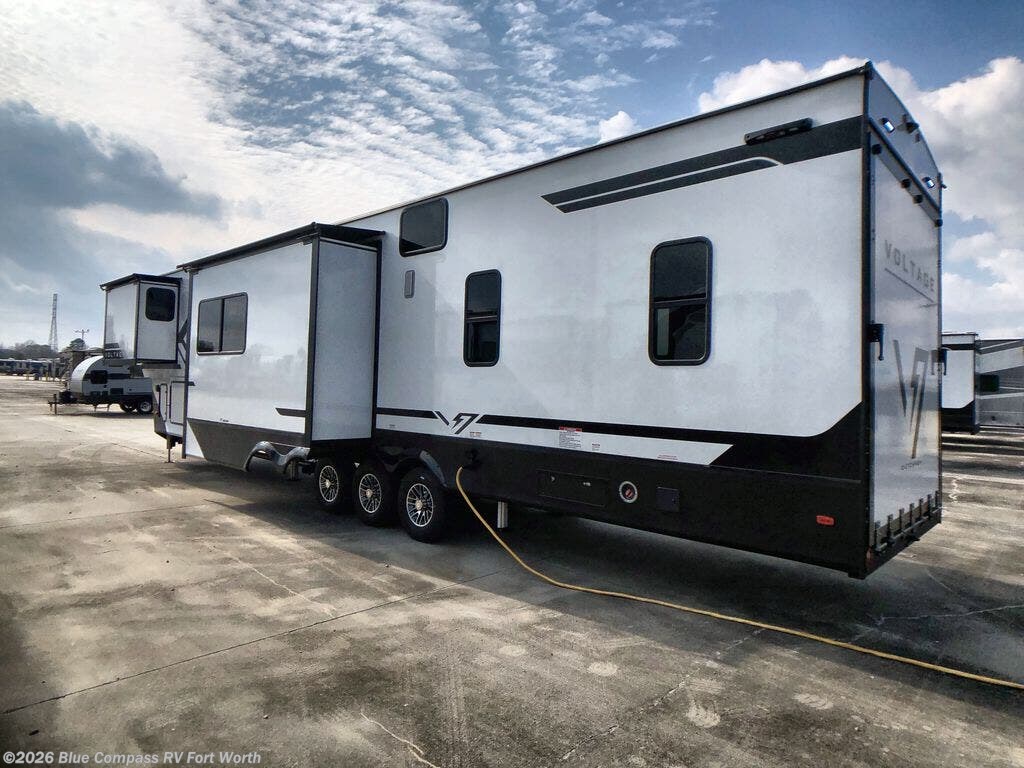 New 2026 Dutchmen Voltage V-Series 4250 available in Fort Worth, Texas