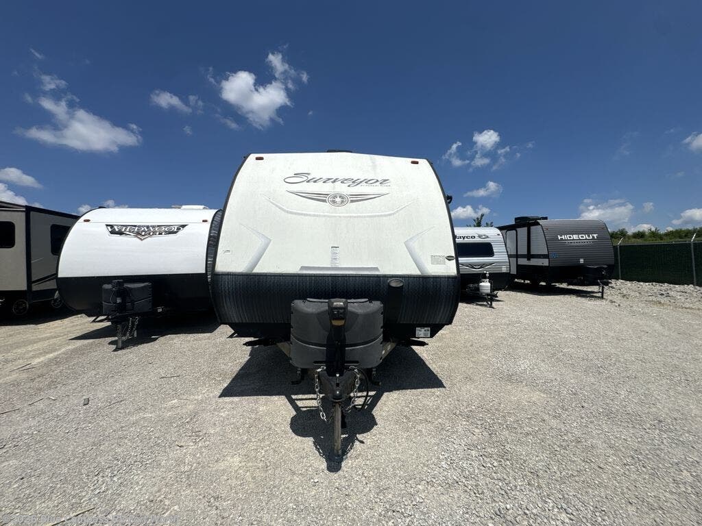 2018 Surveyor Legend 295QBLE by Forest River from Blue Compass RV Fort Worth in Fort Worth, Texas