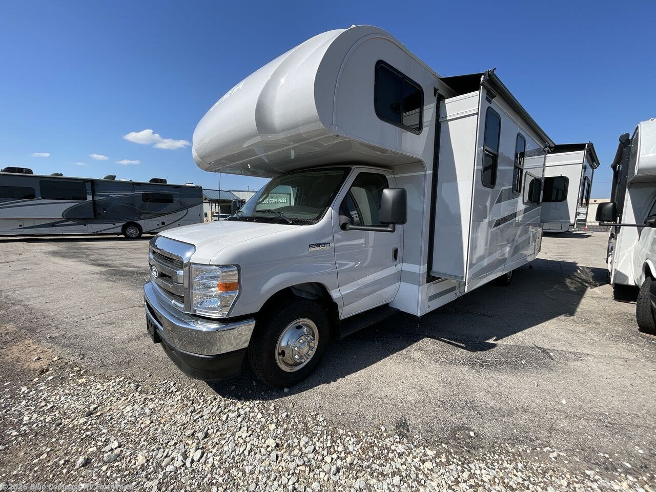 2026 Geneva 29VT by Thor Motor Coach from Blue Compass RV Fort Worth in Fort Worth, Texas