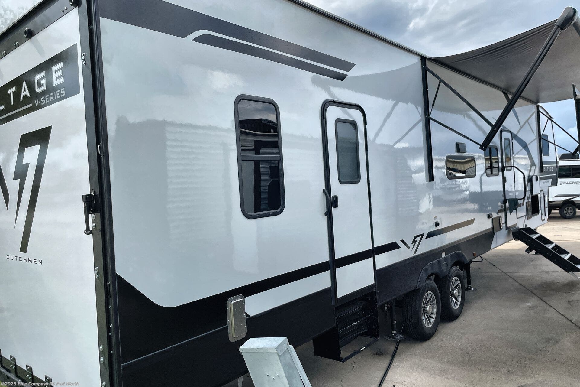 New 2026 Dutchmen Voltage V-Series 3800 available in Fort Worth, Texas