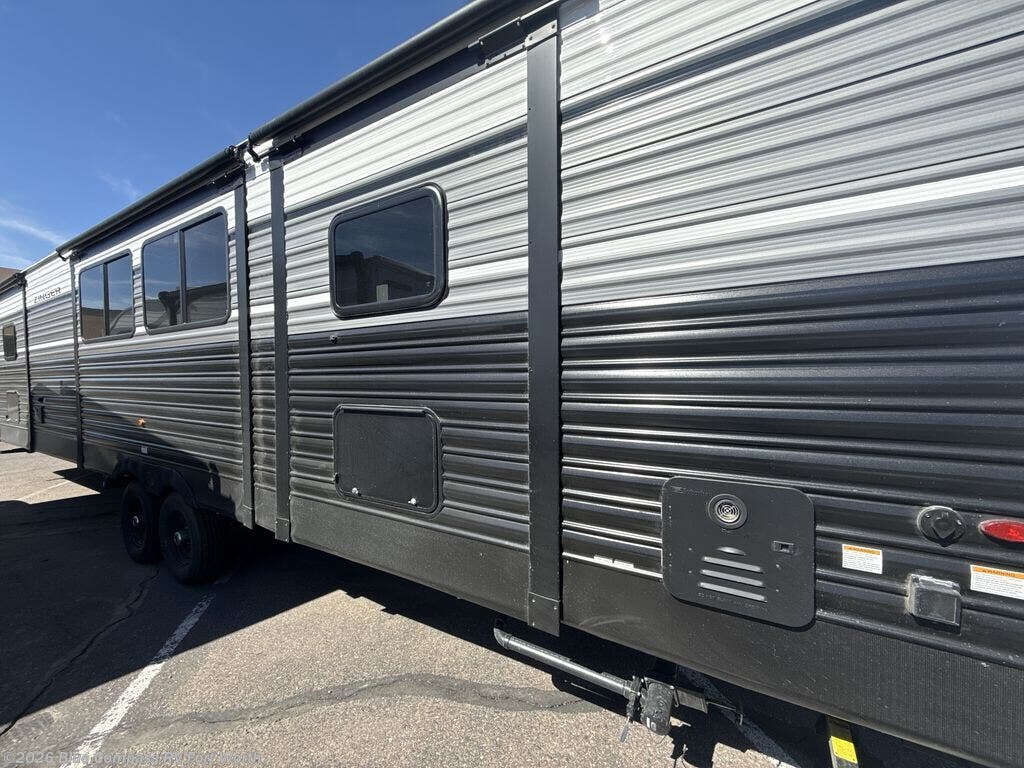 New 2026 CrossRoads Zinger 390DB available in Fort Worth, Texas