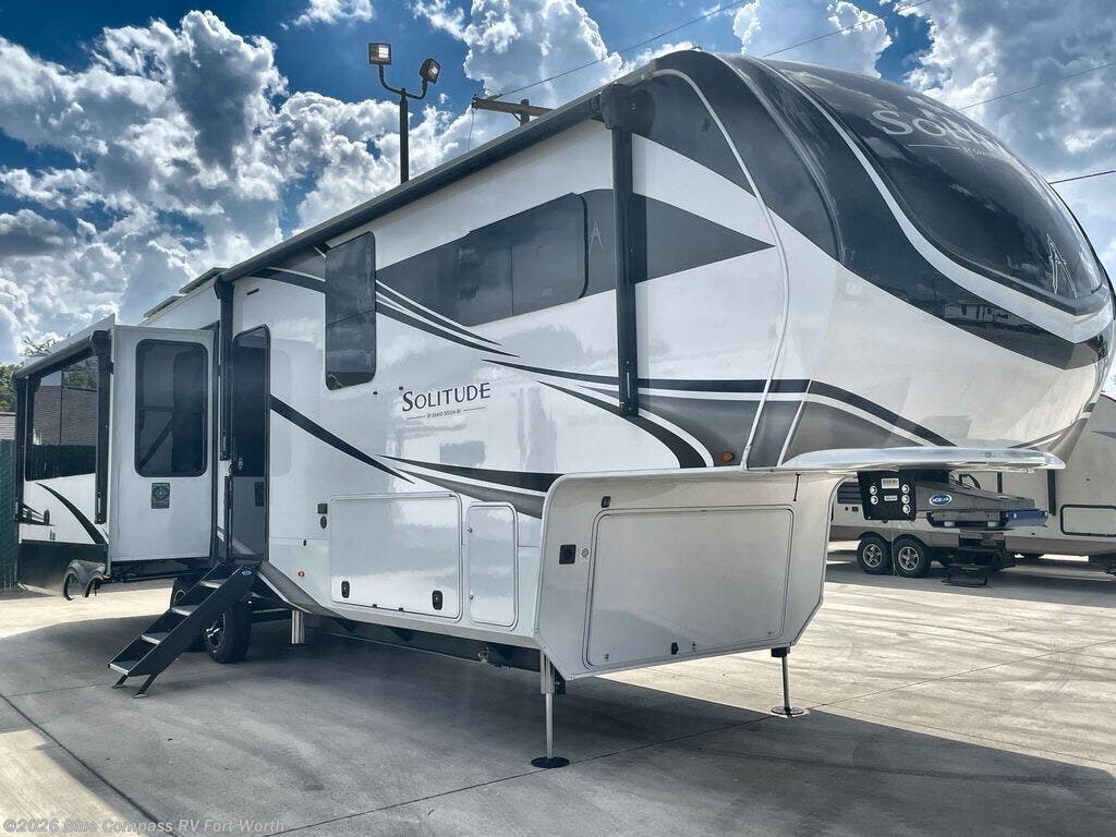 2025 Solitude 370DV by Grand Design from Blue Compass RV Fort Worth in Fort Worth, Texas