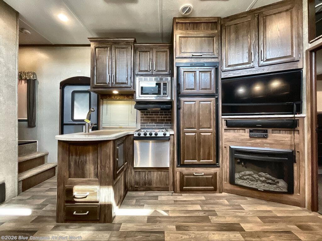Used 2017 Keystone Cougar 326SRX available in Fort Worth, Texas