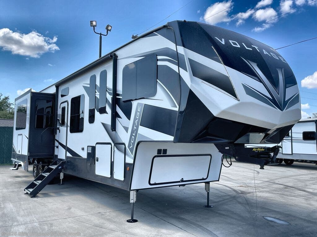 2020 Voltage V4205 by Dutchmen from Blue Compass RV Fort Worth in Fort Worth, Texas