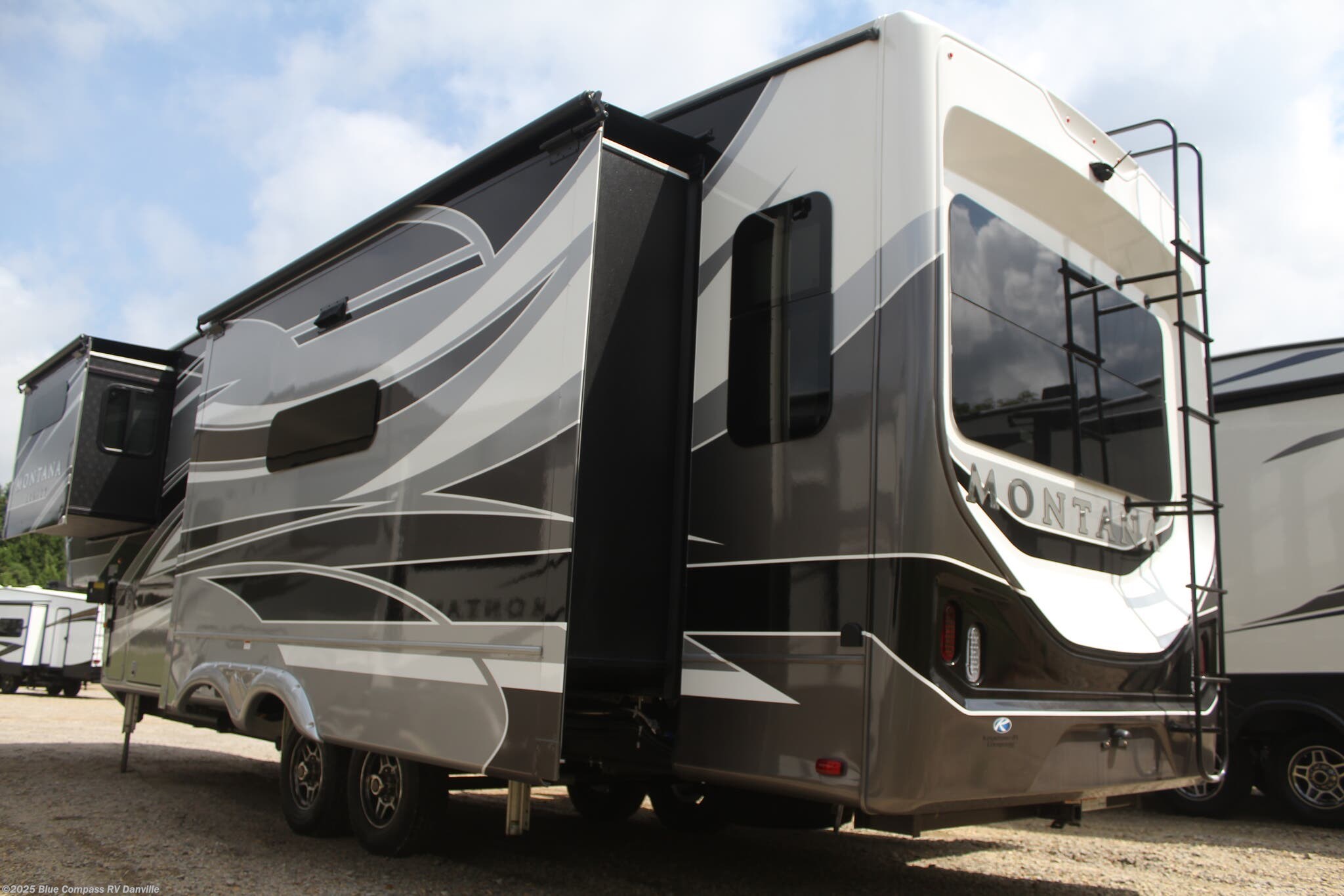 2021 Keystone Montana Legacy 3121RL RV for Sale in Ringgold, VA 24586