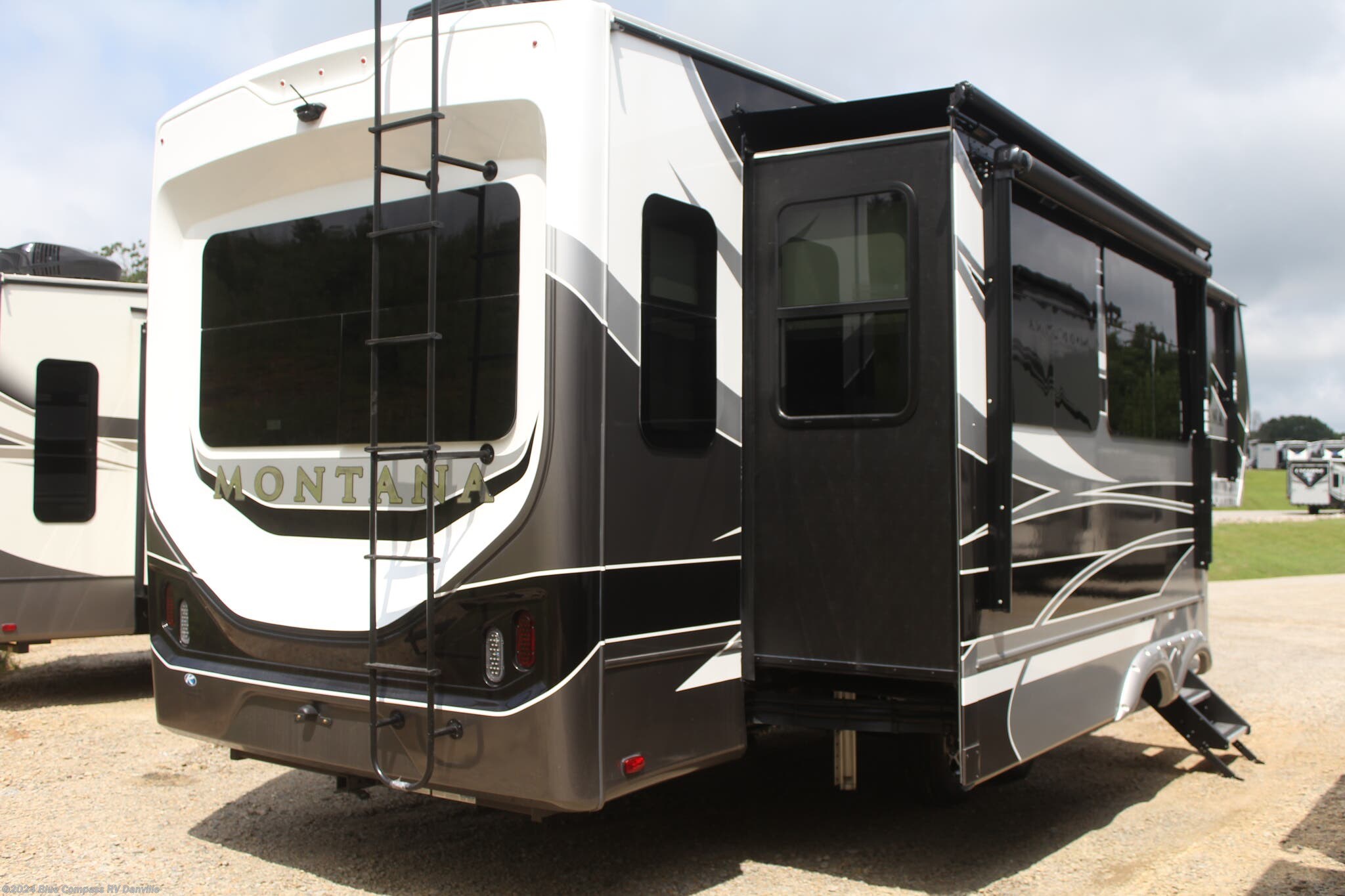 2021 Keystone Montana Legacy 3121RL RV for Sale in Ringgold, VA 24586