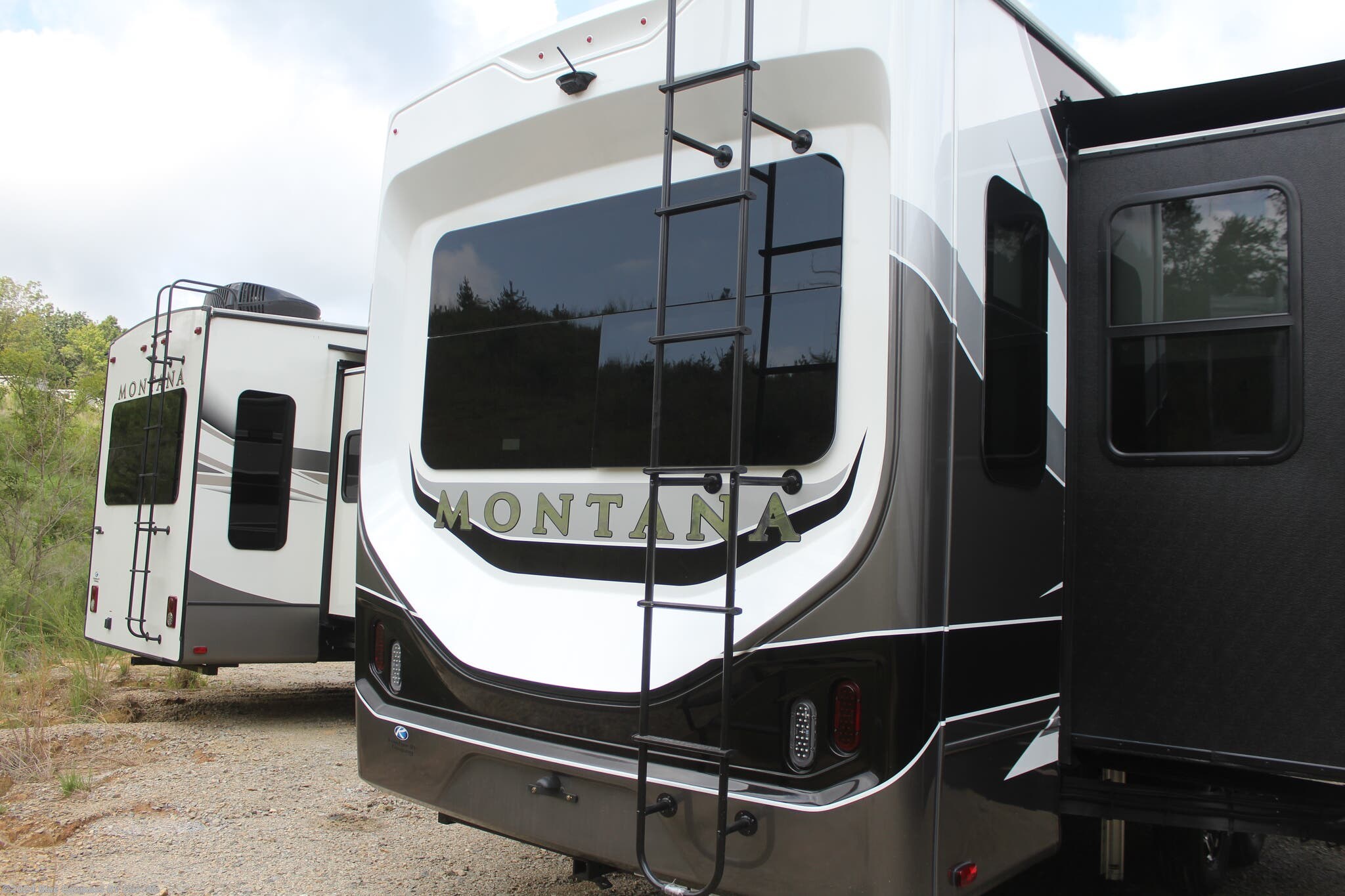 2021 Keystone Montana Legacy 3121RL RV for Sale in Ringgold, VA 24586