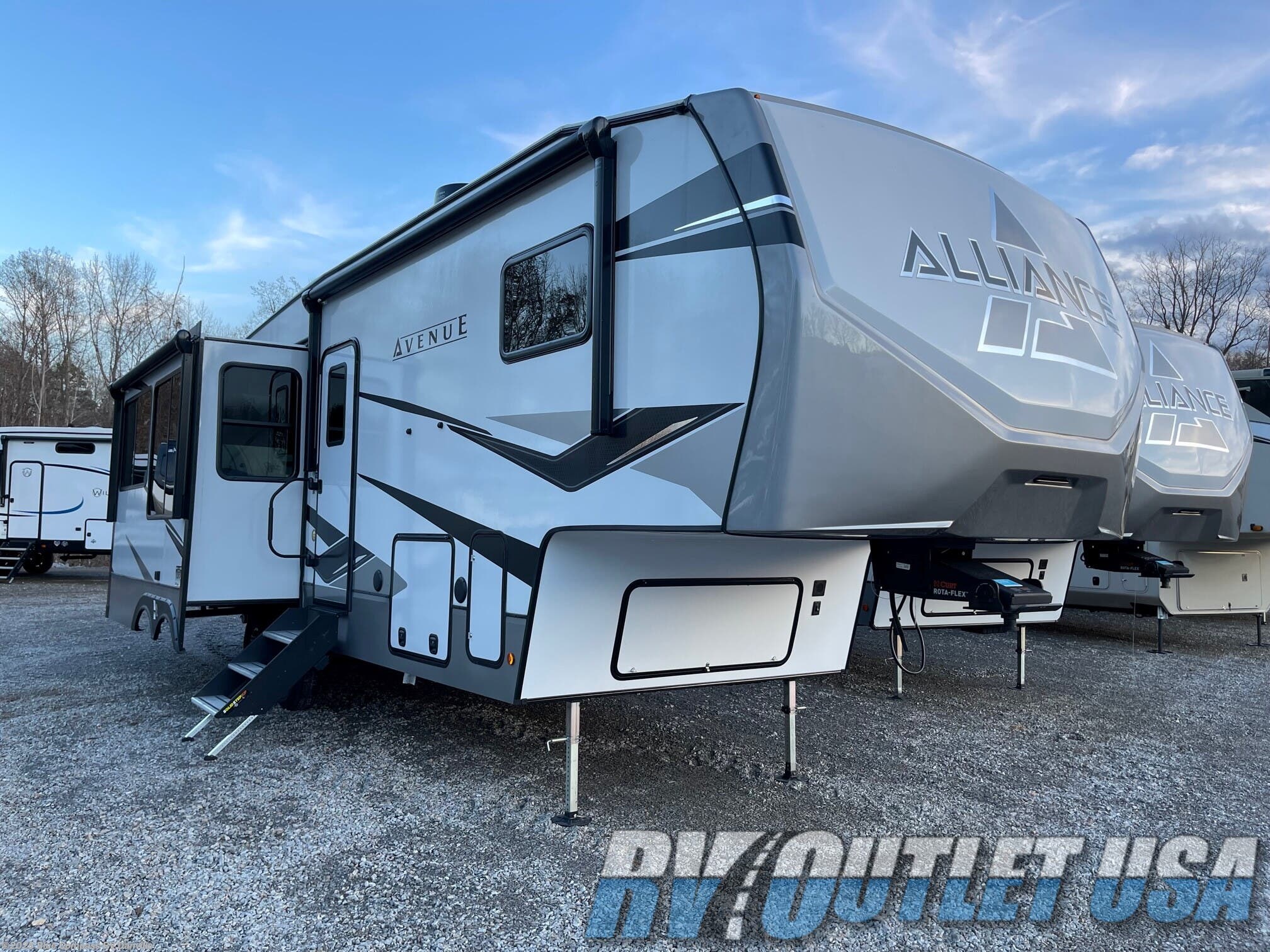 2022 Alliance RV Avenue 30RLS RV for Sale in Ringgold, VA 24586