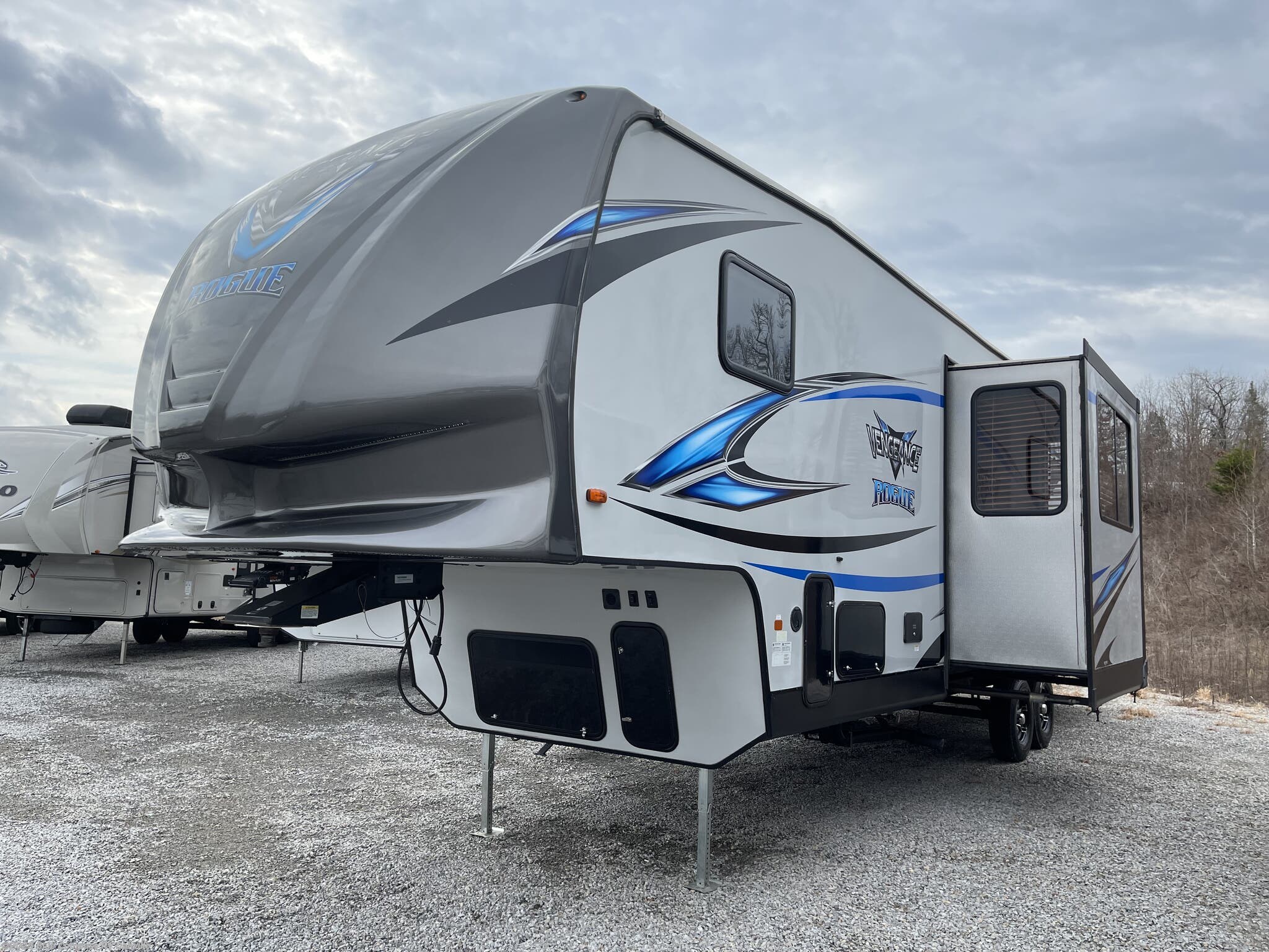 2019 Forest River Vengeance Rogue 311A13 RV for Sale in Ringgold, VA