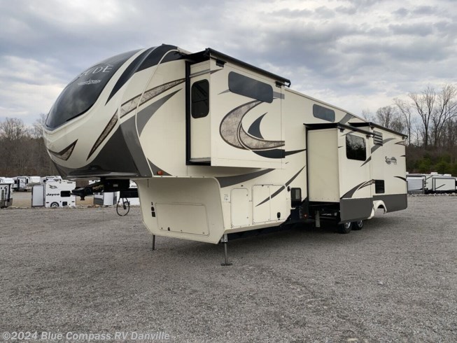2018 Grand Design Solitude 377MBS - Used Fifth Wheel For Sale by Blue Compass RV Danville in Ringgold, Virginia