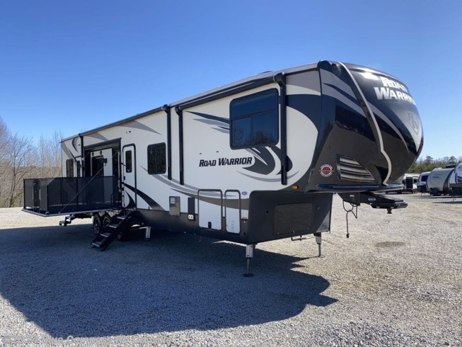 2018 Road Warrior 427 by Heartland from Blue Compass RV Danville in Ringgold, Virginia