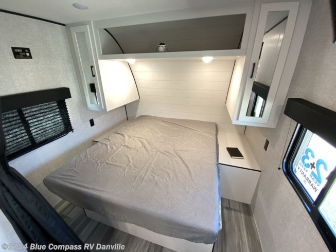 2024 Jayco Jay Flight SLX 210QB - New Travel Trailer For Sale by Blue Compass RV Danville in Ringgold, Virginia