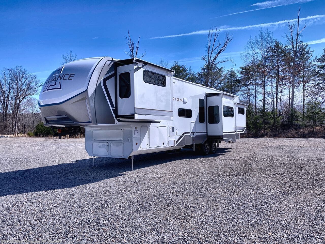 New 2025 Alliance RV Paradigm 395DS available in Ringgold, Virginia