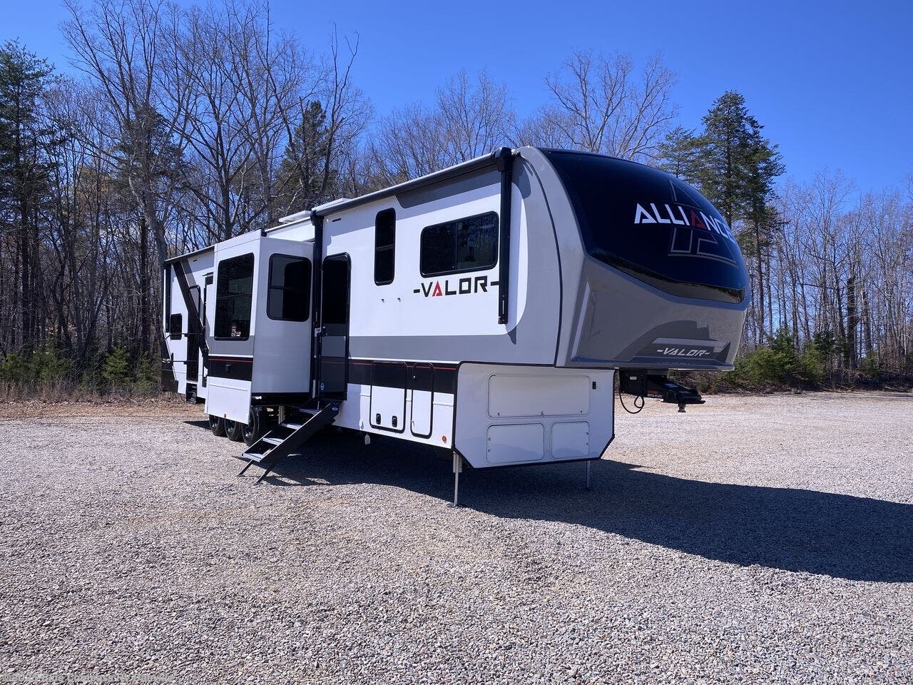 2025 Valor 42V14 by Alliance RV from Blue Compass RV Danville in Ringgold, Virginia