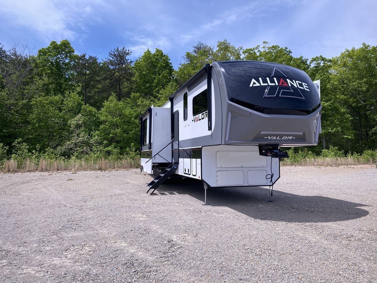 2025 Valor 44V14 by Alliance RV from Blue Compass RV Danville in Ringgold, Virginia