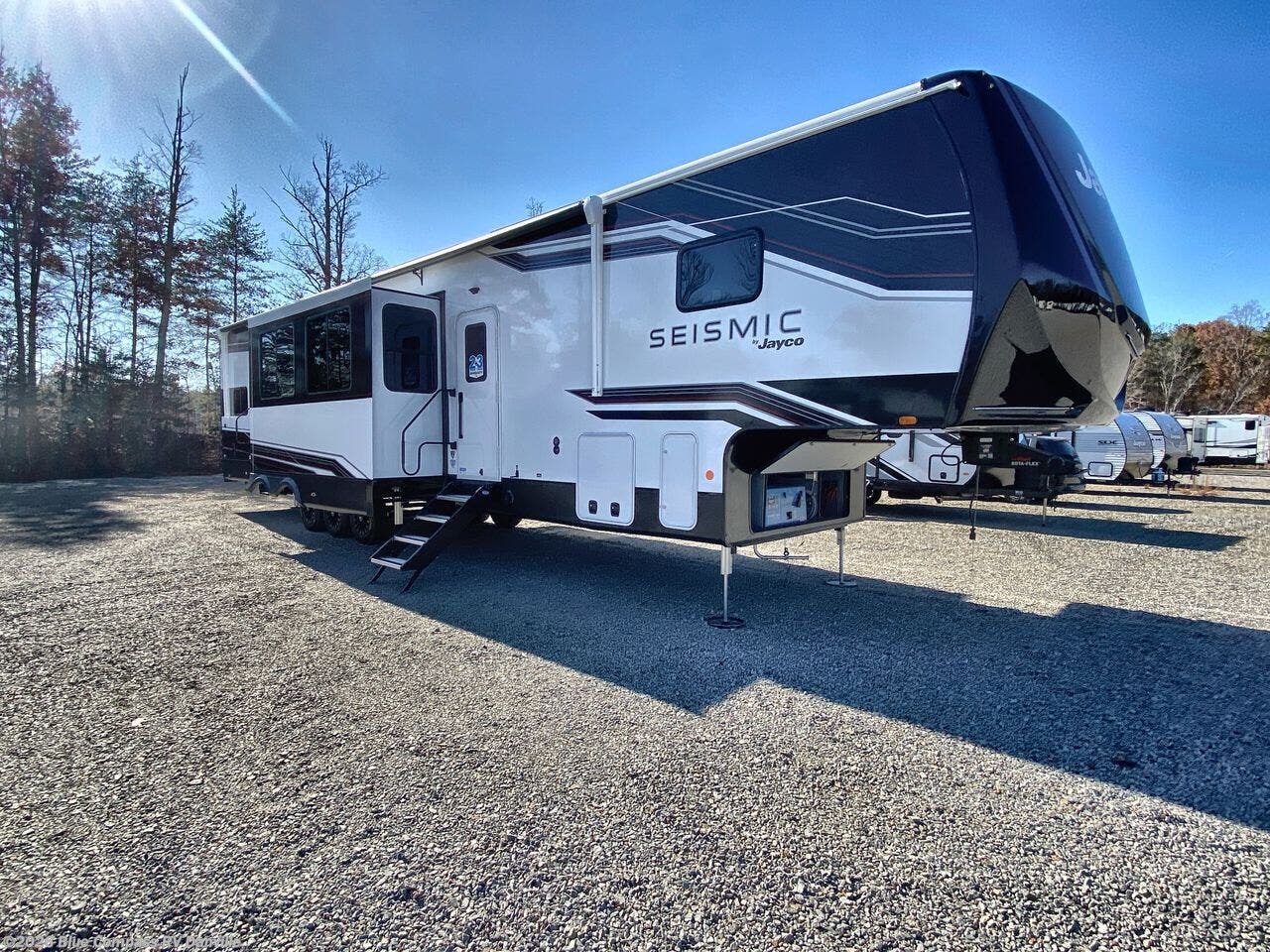 2026 Seismic 395 by Jayco from Blue Compass RV Danville in Ringgold, Virginia