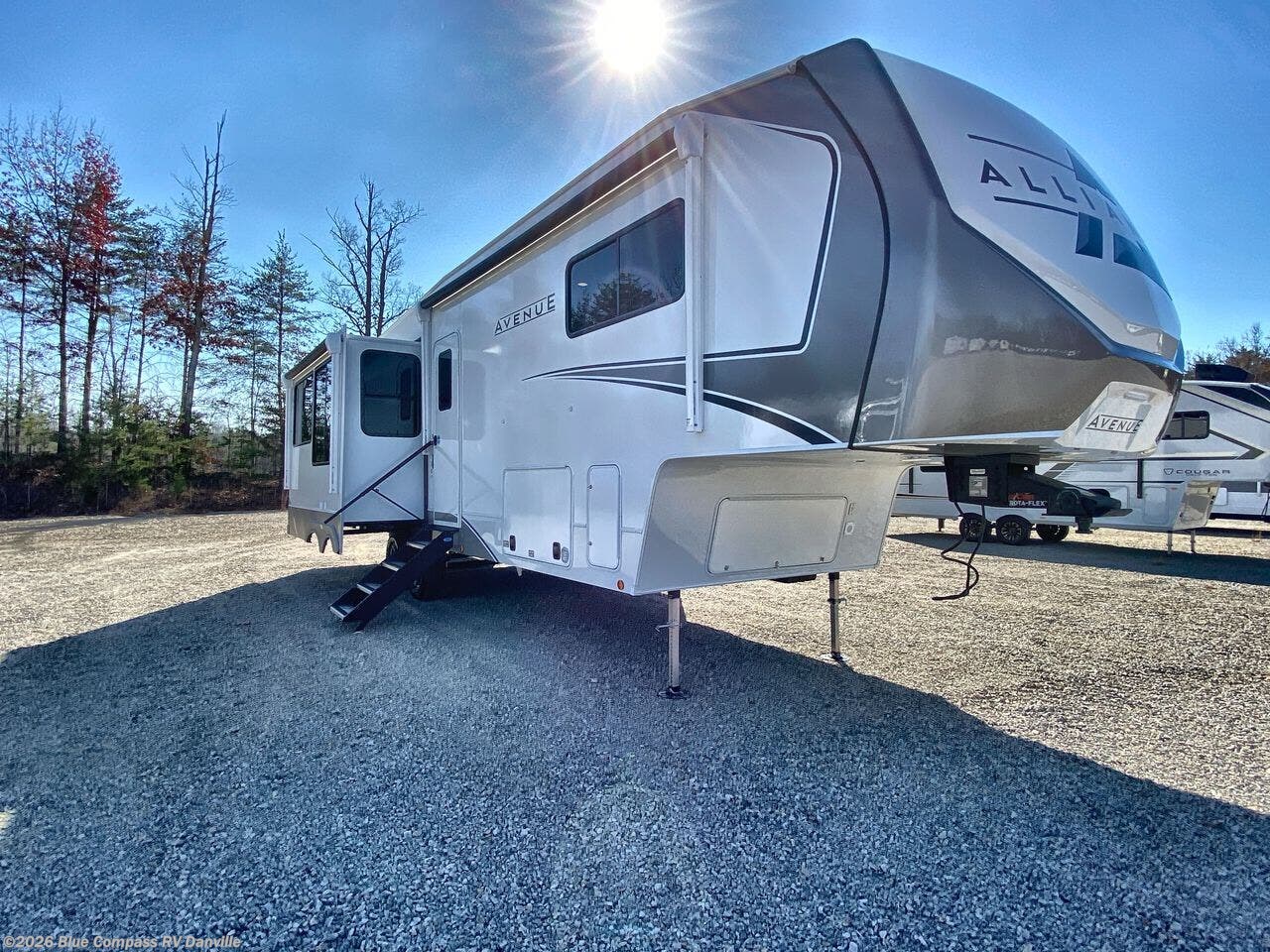 2026 Avenue 32RLS by Alliance RV from Blue Compass RV Danville in Ringgold, Virginia