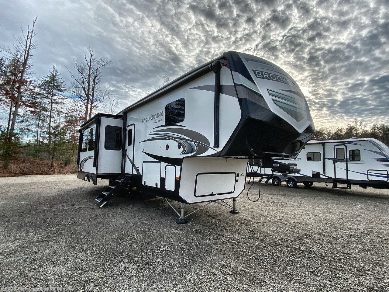 2021 Brookstone 290RL by Coachmen from Blue Compass RV Danville in Ringgold, Virginia
