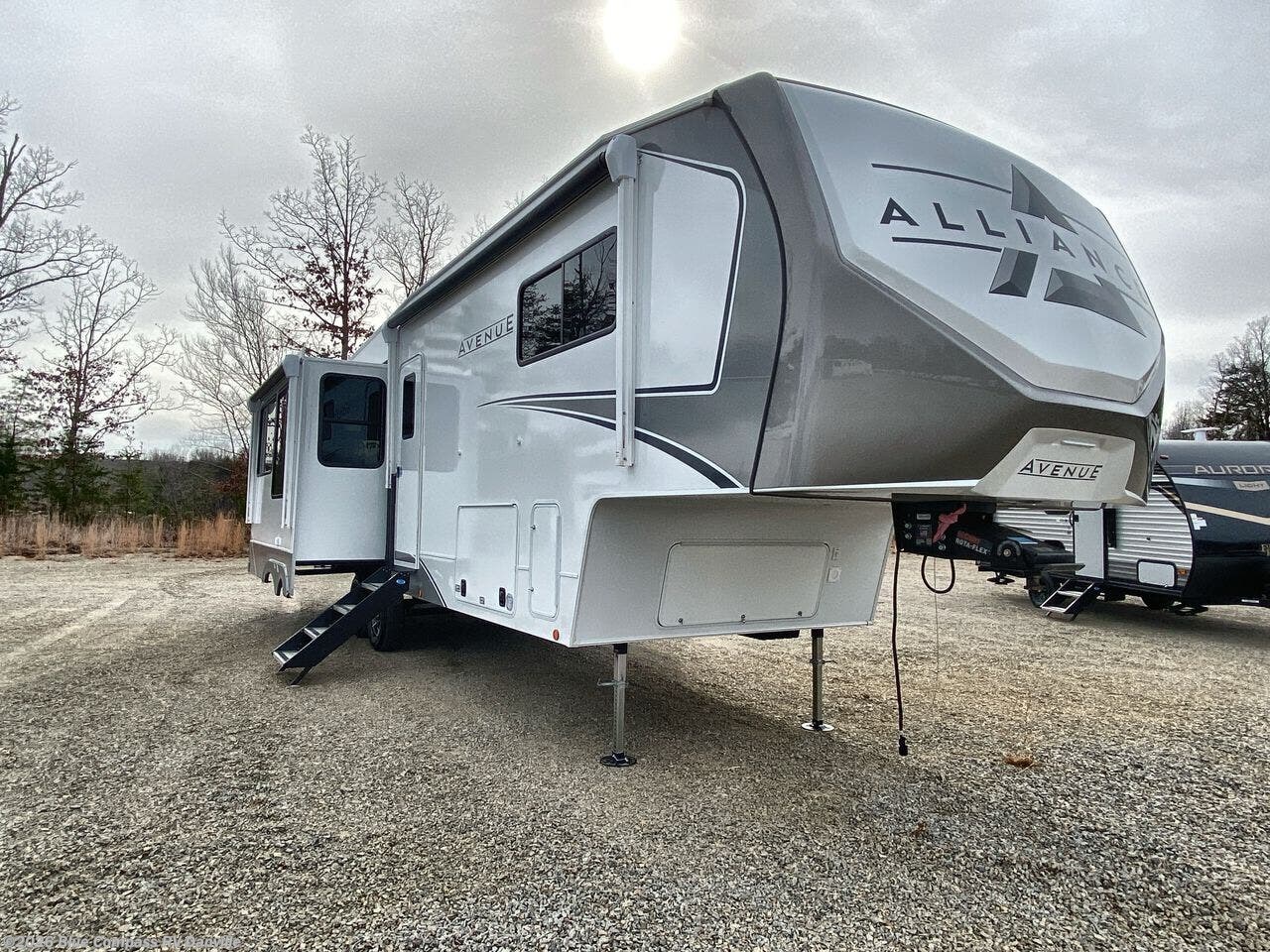 2026 Avenue 32RLS by Alliance RV from Blue Compass RV Danville in Ringgold, Virginia