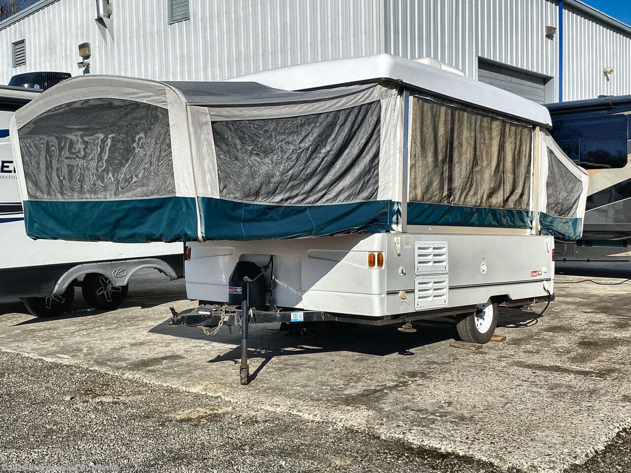 Used 2002 Coleman POPUP Sante Fe available in Ringgold, Virginia
