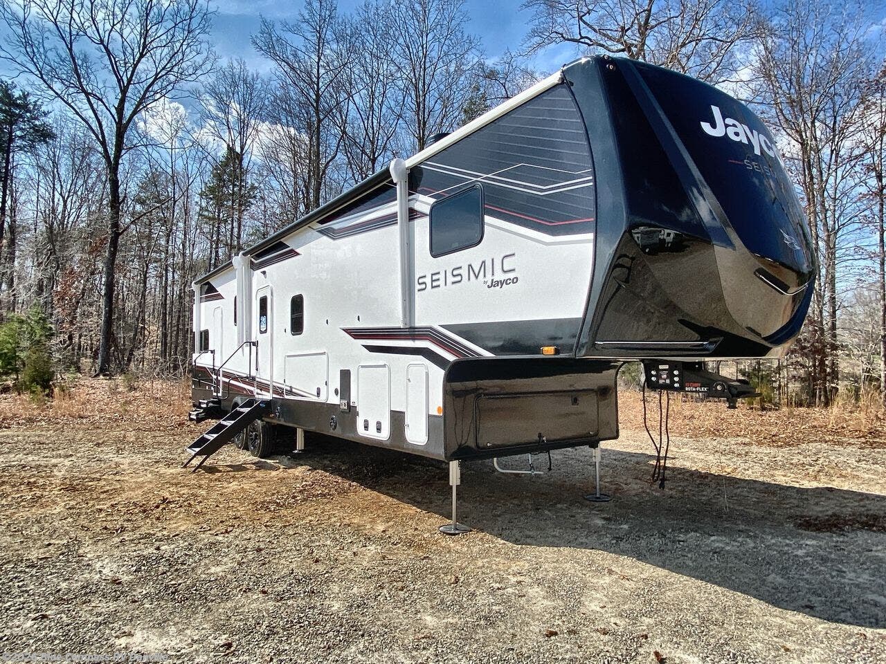 2026 Seismic 359 by Jayco from Blue Compass RV Danville in Ringgold, Virginia