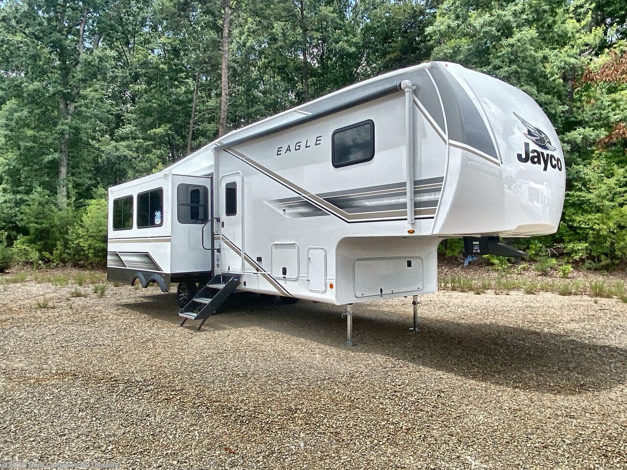 2027 Eagle SLE 30RLT by Jayco from Blue Compass RV Danville in Ringgold, Virginia
