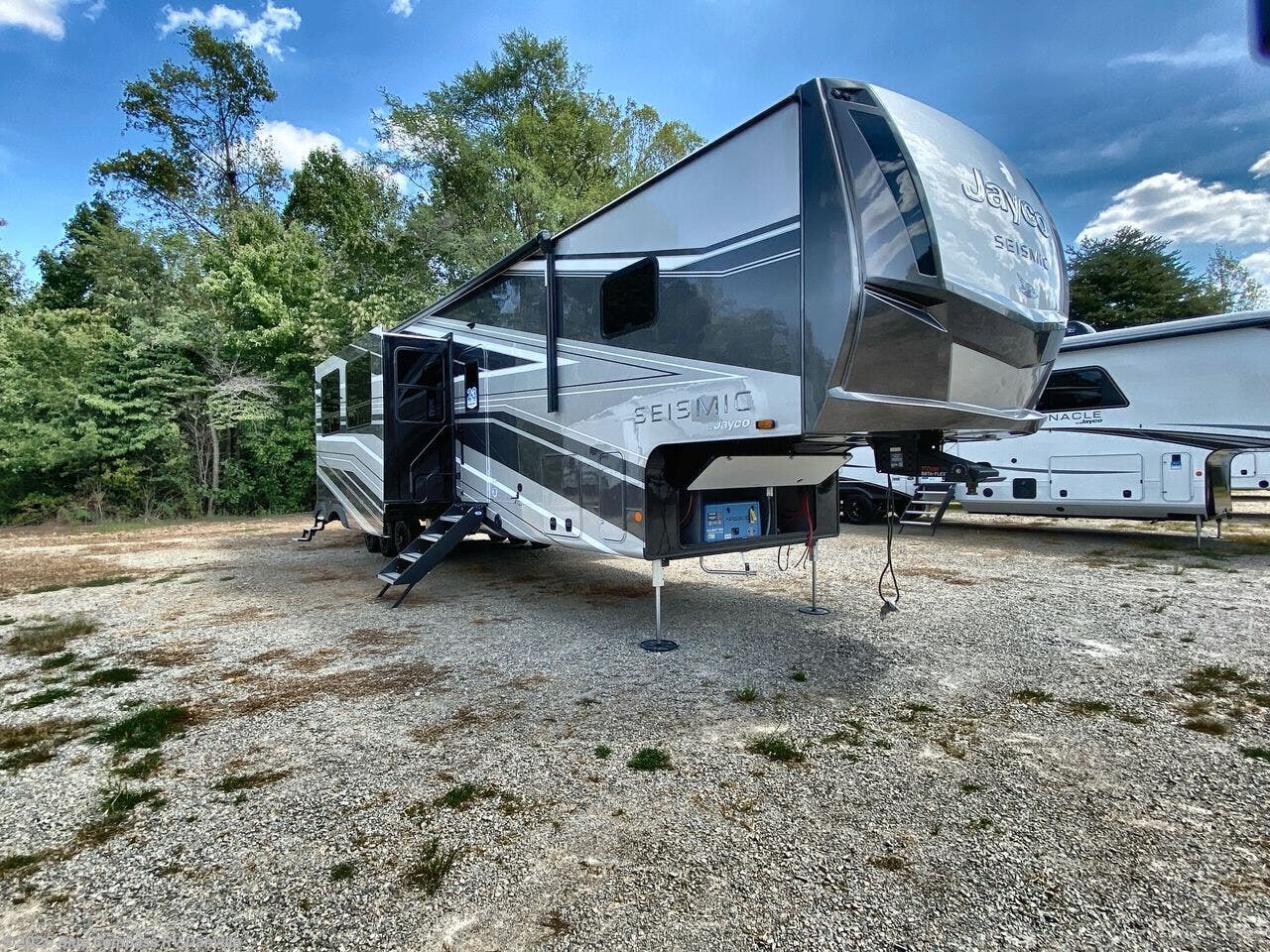 2027 Seismic 395 by Jayco from Blue Compass RV Danville in Ringgold, Virginia