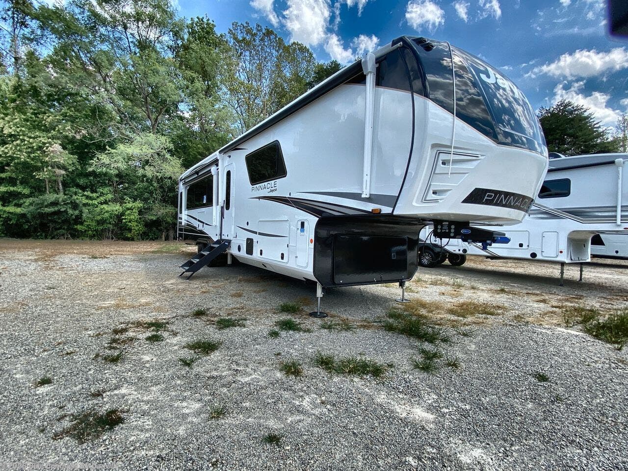 2027 Jayco Pinnacle 39FBRL - New Fifth Wheel For Sale by Blue Compass RV Danville in Ringgold, Virginia